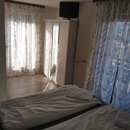 Gasthaus Krone Ubersaxen Phòng bức ảnh